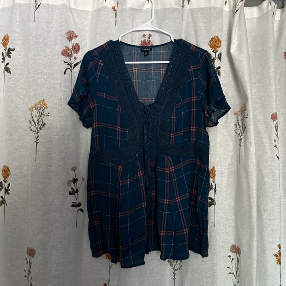 Torrid Blue/Pink Plaid Short Sleeve Draw String Flowy Blouse size medium
